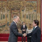 Fernández Mañueco asistió este miércoles en el Palacio Real de El Pardo de Madrid a la reunión del Patronato de la Fundación pro Real Academia Española.