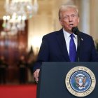 El presidente de Estados Unidos, Donald Trump, habla durante un evento en la Sala Este de la Casa Blanca en Washington, DC, EE.UU., el 29 de enero de 2025. EFE/EPA/Samuel Corum / POOL