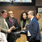 Momento del receso del pleno en el que los grupos políticos pactan dejar sobre la mesa la ORA para encontrar un consenso mayoritario.