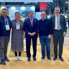 Visita del ministro de Agricultura al stand de la DO León en la feria de Barcelona.
