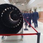 Visita de los alumnos de la Academia del Aire a la ULE, el motor Phantom.
