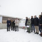 El consejero, y demás representantes, durante la presentación de las instalaciones.