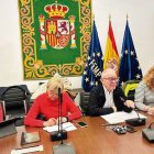 Un momebto de la reunión presidida por carmen Mallo.