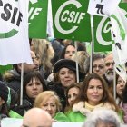 Imagen del 14/12/2024 en la que unos 35.000 funcionarios convocados por el sindicato mayoritario en la función pública, CSIF, exigieron en una manifestación en Madrid que el Gobierno dote de una financiación "suficiente" al sistema de Muface. EFE/Víctor Lerena