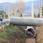 Trabajos de entubado en el Canal Bajo del Bierzo por la zona de Camponaraya.