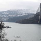 Panorámica del Puente Canto de Sahagún.  Imagen del pantano de los Barrios de Luna de la semana pasada.