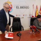 El presidente del Consejo, Olegario Ramón, y la consejera de Turismo, Cristina Pérez.