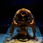 Ahmed Younoussi protagoniza el monólogo inspirado en su propia historia.