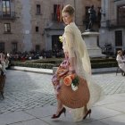 Desfile en la Plaza de la Villa en Madrid.
