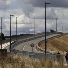 El puente de San Juan de Dios sobre las vías.