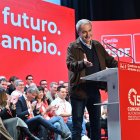 El expresidente del gobierno José Luis Rodríguez Zapatero, interviene en el XV Congreso del PSOE, este domingo en Palencia. EFE/ Almudena Álvarez