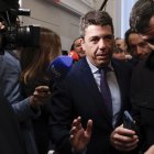 Mazón a su llegada a un desayuno informativo de Fórum Europa en Madrid el lunes.