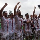 La Cultural 2016-17 celebra el liderato logrado en la última jornada ante Osasuna B.