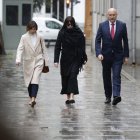 Jésica Rodríguez, en el centro, acude a declararn ante el juez, ayer, en Madrid.