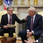 El primer ministro británico Starmer y Trump ayer, en la Casa Blancade foto.
