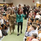 Visita de Sara García a la Universidad de León.