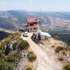 Panorámica de la caseta de vigilancia de Pico Cueto en León.