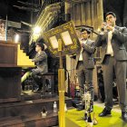 Un momento de la actuación del Trío Piccorgan ayer en la Catedral de León.