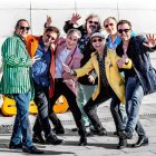 Los Manolos, el popular grupo de rumba catalana, junto a Isabel Gemio como maestra de ceremonias, son dos de los atractivos de la gala de los 10 años.