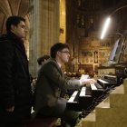 Carlos J. Fernández Bollo, organista de la Catedral, y Daniel Cardiel, de Trío Piccorgan, en la previa del concierto celebrado este viernes.
