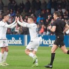 Jugadores de la Cultural celebran el gol.