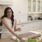 Un fotograma de 'With Love, Meghan', que por fin llega a Netflix, un mes después de tener que posponer su estreno por los incendios que afectaron a Los Ángeles.