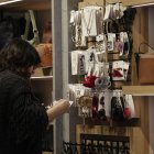 Casi tres de cada cuatro contratos se firmaron el mes pasado en el sector servicios.