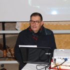 El historiador Siro Sanz en una charla en Cistierna.