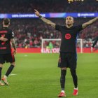 Raphinha celebra su gol al Benfica. El que supuso el 0-1 para un Barcelona que allana su camimo hacia los cuartos de final.