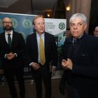 El subdelegado del Gobierno, el director general de Turismo y Eduardo Diego, ayer.