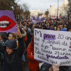 Vista de la manifestación con motivo del Día de la Mujer convocada por el Movimiento Feminista de Madrid, este sábado en Madrid.- EFE/ Mariscal