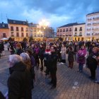 Aspecto que presentaba ayer tarde-noche la plaza del Ayuntamiento de Ponferrada por el 8-M.