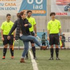 Natichu Alvarado hizo el saque de honor del partido entre el Olímpico de León y el Victoria.