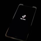 Fotografía de archivo de la aplicación de TikTok en un móvil. EFE/EPA/ROMAN PILIPEY