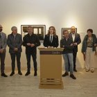 Mar Sancho, durante su intervención, junto a Tomás Sánchez Santiago y José Ramón Vega, y resto de autoridades. Otro detalle de la exposición.