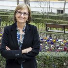 Marina Pollán, en el jardín del Instituto de Salud Carlos III.