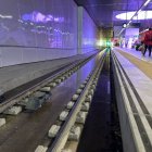 Aspecto de las vías cargadas de agua, ayer a mediodía.
