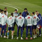 Luis de la Fuente y su selección en Las Rozas.