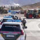Imagen de archivo de un operativo de la Guardia Civil en una carretera de Murcia. EFE/ Marcial Guillén