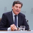 El consejero de Economía y Hacienda y portavoz, Carlos Fernández Carriedo, comparece en rueda de prensa posterior al Consejo de Gobierno de la Junta de Castilla y León. EFE/Nacho Gallego