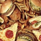 Alimentos con alto contenido de calorías.