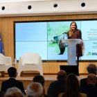 La vicepresidenta tercera y ministra para la Transición Ecológica y el Reto Demográfico, Sara Aagesen, ha participado este miércoles en el evento final de presentación de resultados del proyecto LIFE Osos con Futuro “Mejora de los recursos alimentarios clave para el oso pardo cantábrico y prevención de los conflictos invernales en un escenario de cambio climático”.EFE/Miteco