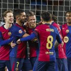 Los jugadores del Barça celebran el triunfo ante Osasuna.