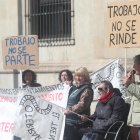 Protesta de los vecinos de Trobajo del Camino ante Subdelegación.