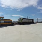 Locomotoras en el haz de vías del interior de Villadangos.