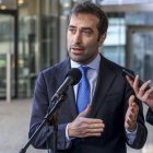 Carlos Cuerpo atiende a los medios.