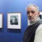 El fotógrafo leonés Alberto García Alix en una exposión en el Grand Palais de París.