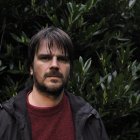 El cineasta gallego Emilio Fonseca posa durante una entrevista con EFE. EFE/ Eliseo Trigo