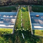 Paso de fauna en la autopista A-2 en Girona.