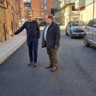 El alcalde, a la derecha, visitó las obras.